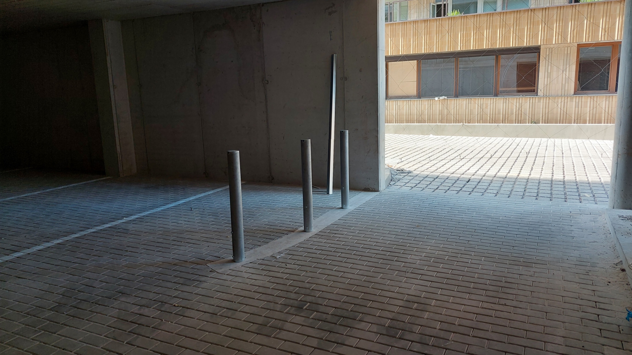 Samonosná posuvná brána