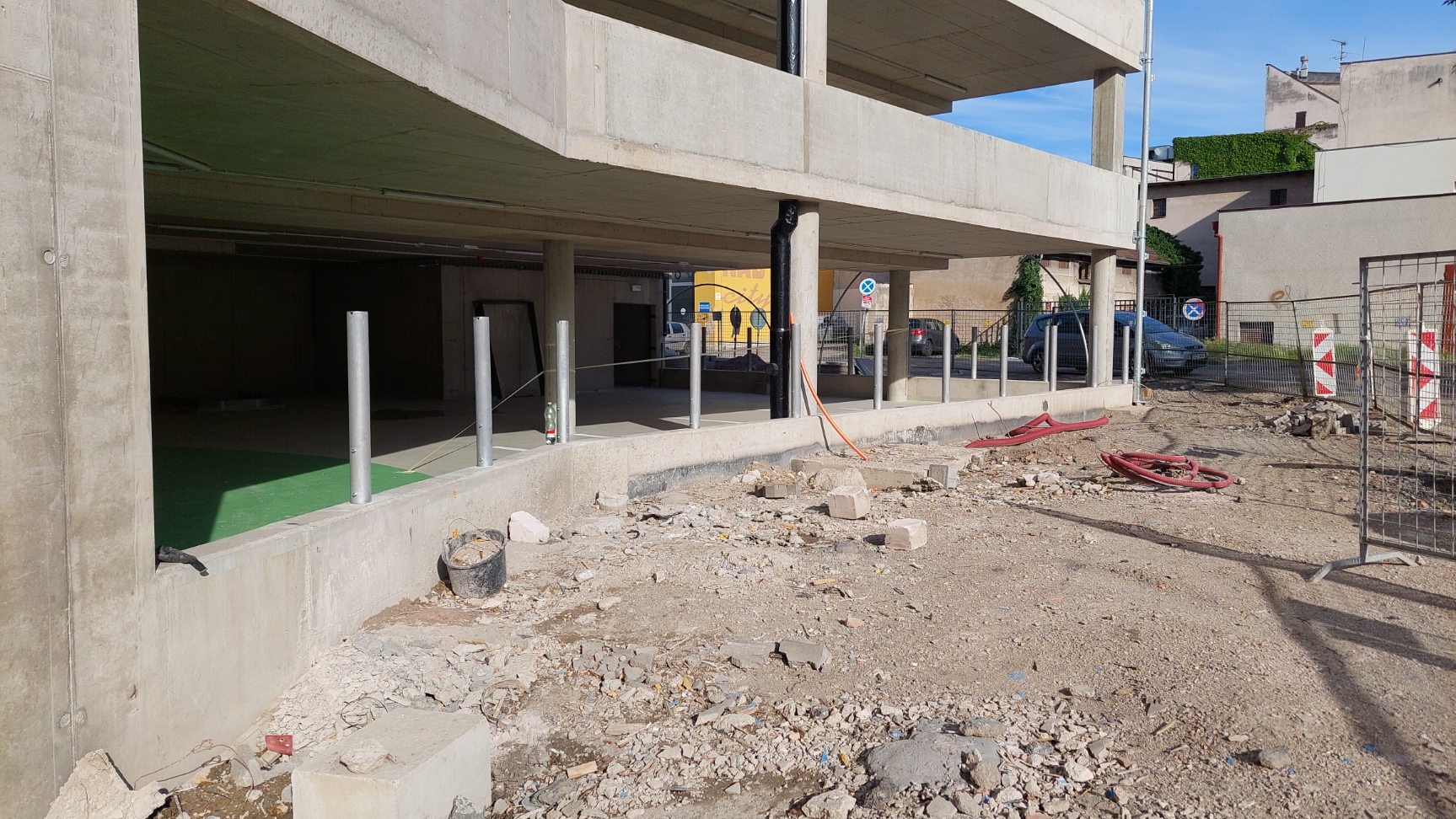 Vjezdová brána s brankou